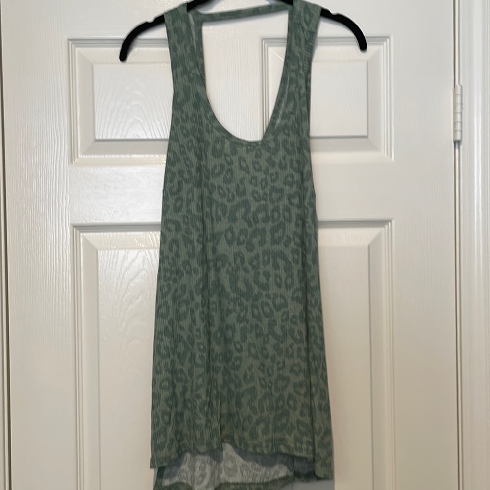 L LuLaRoe Rise Triumph Tank
